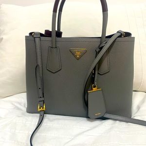 Authentic PRADA Saffiano leather med tote handbag